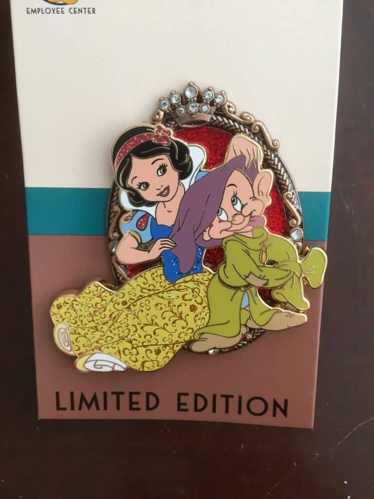 Disney Employee Center Snow White Limited Edition 200 Pin