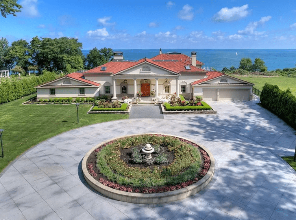 The Mansion on Harbor View Drive