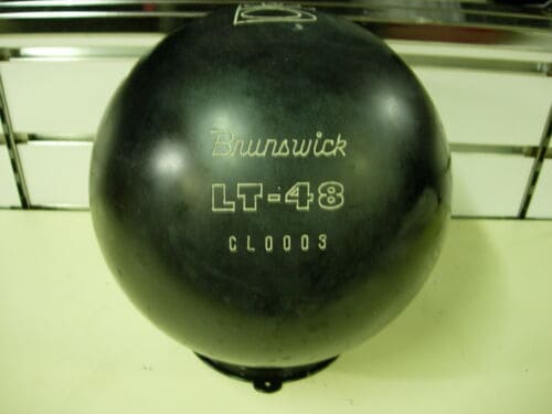 Brunswick USA 1977 Block Letter LT-48 Rubber Bowling Ball