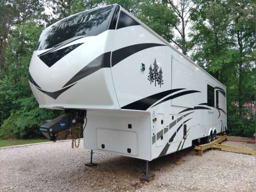 2021 Crossroads Redwood RV 