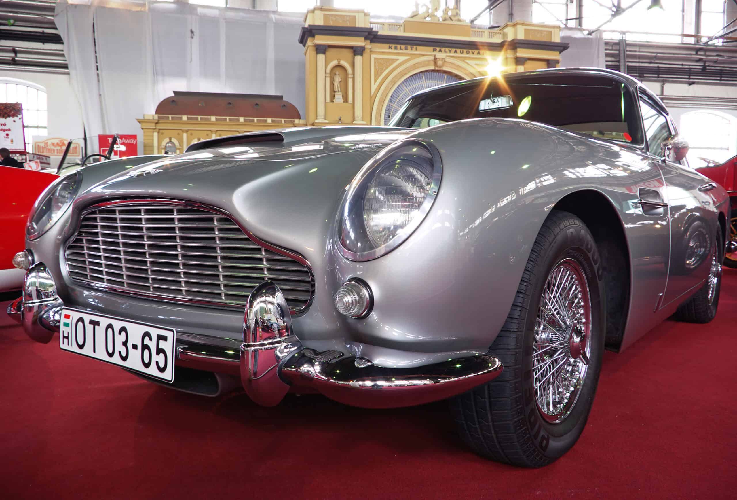 James Bond Aston Martin DB5