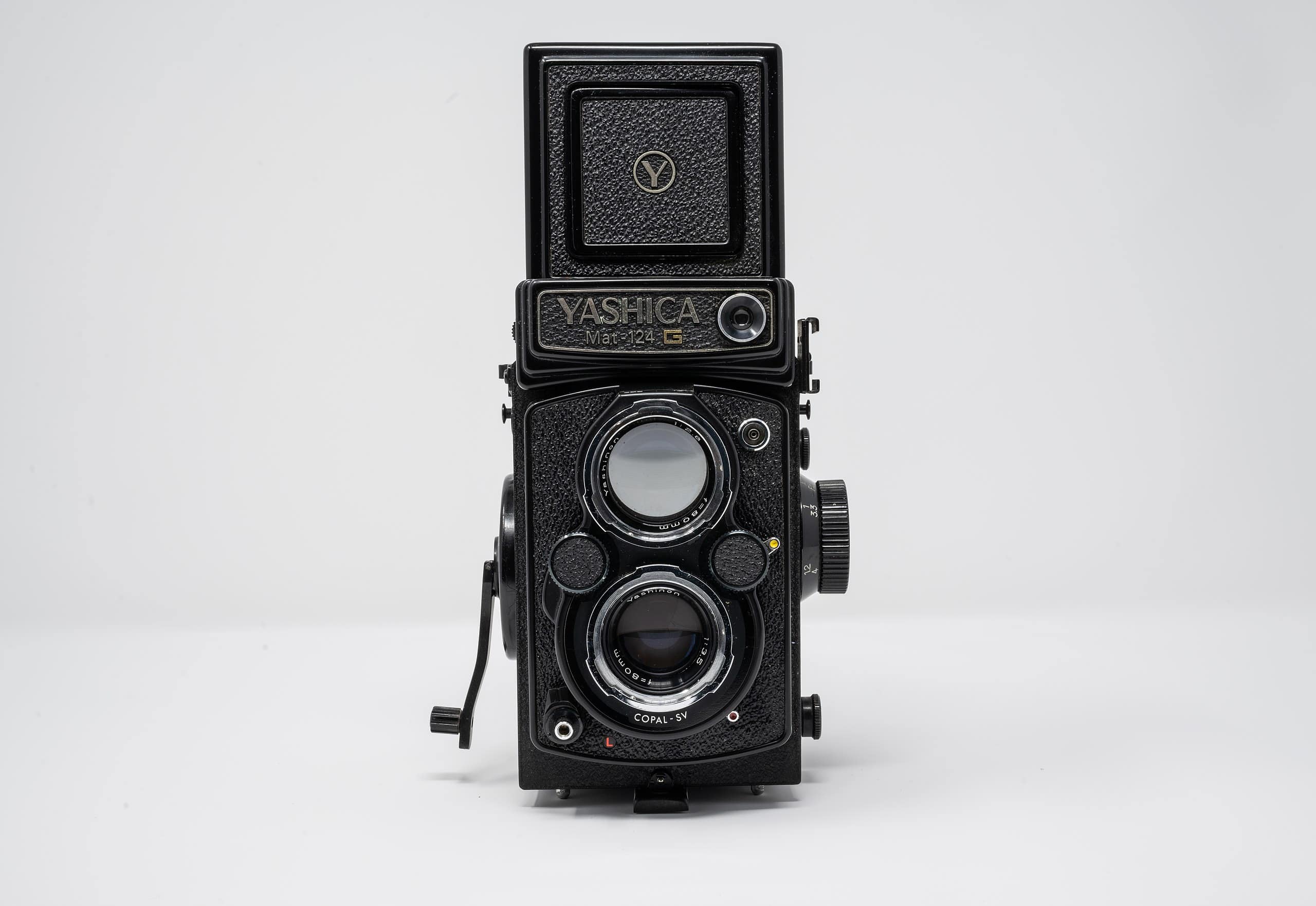 Yashica Mat-124G