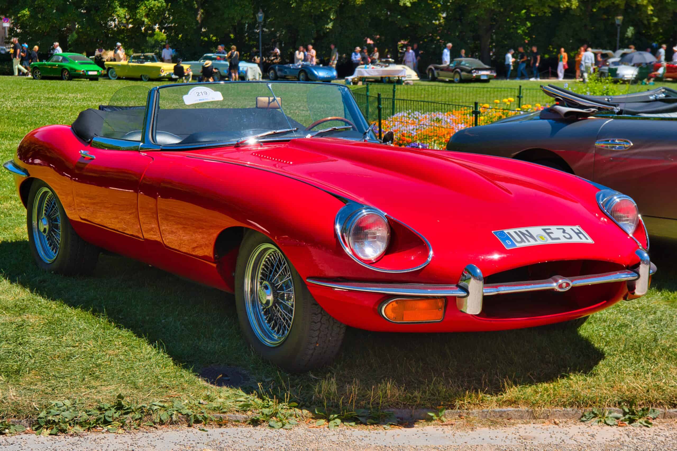 Jaguar E-Type (1961-1975)