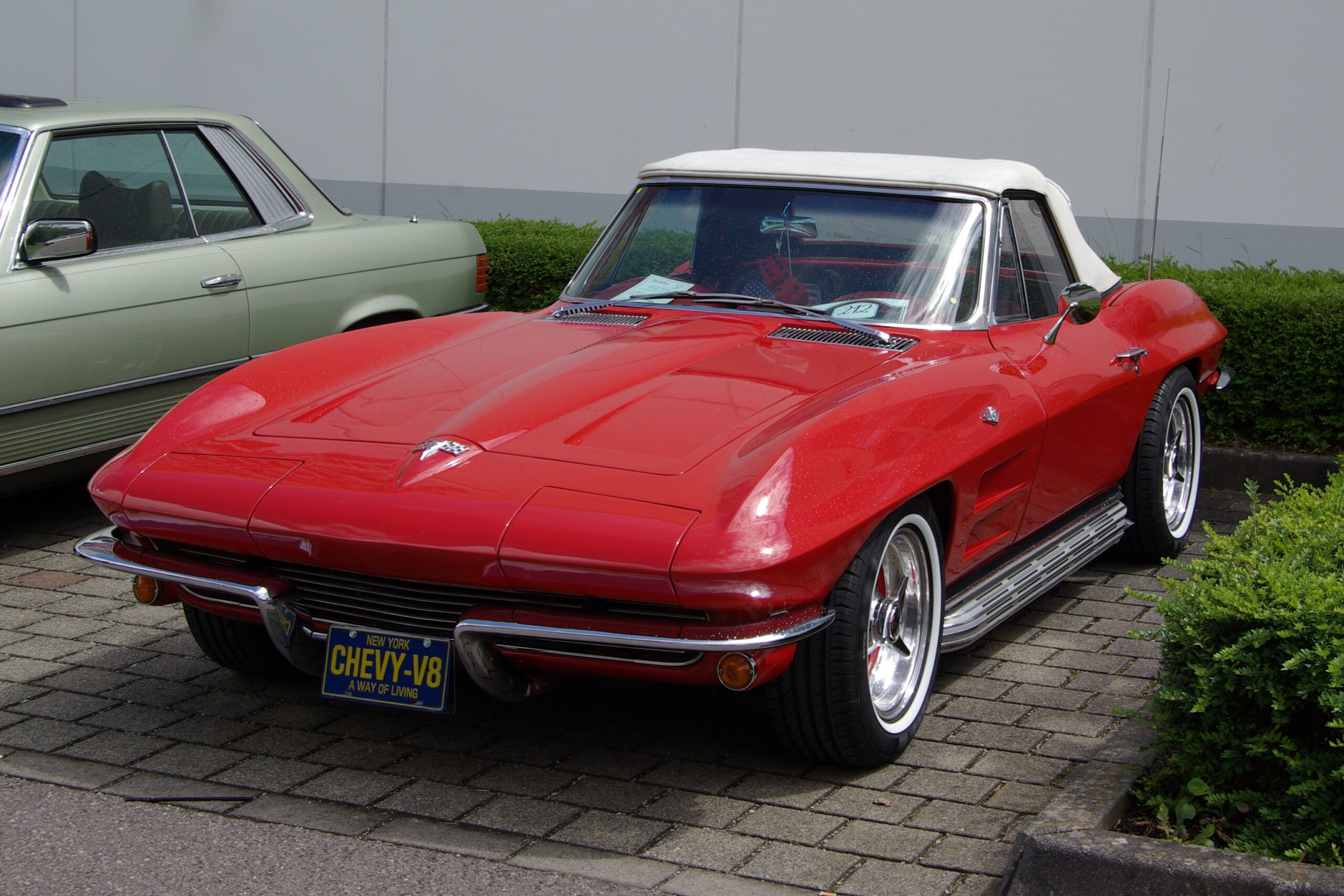 Chevrolet Corvette Sting Ray (C2)