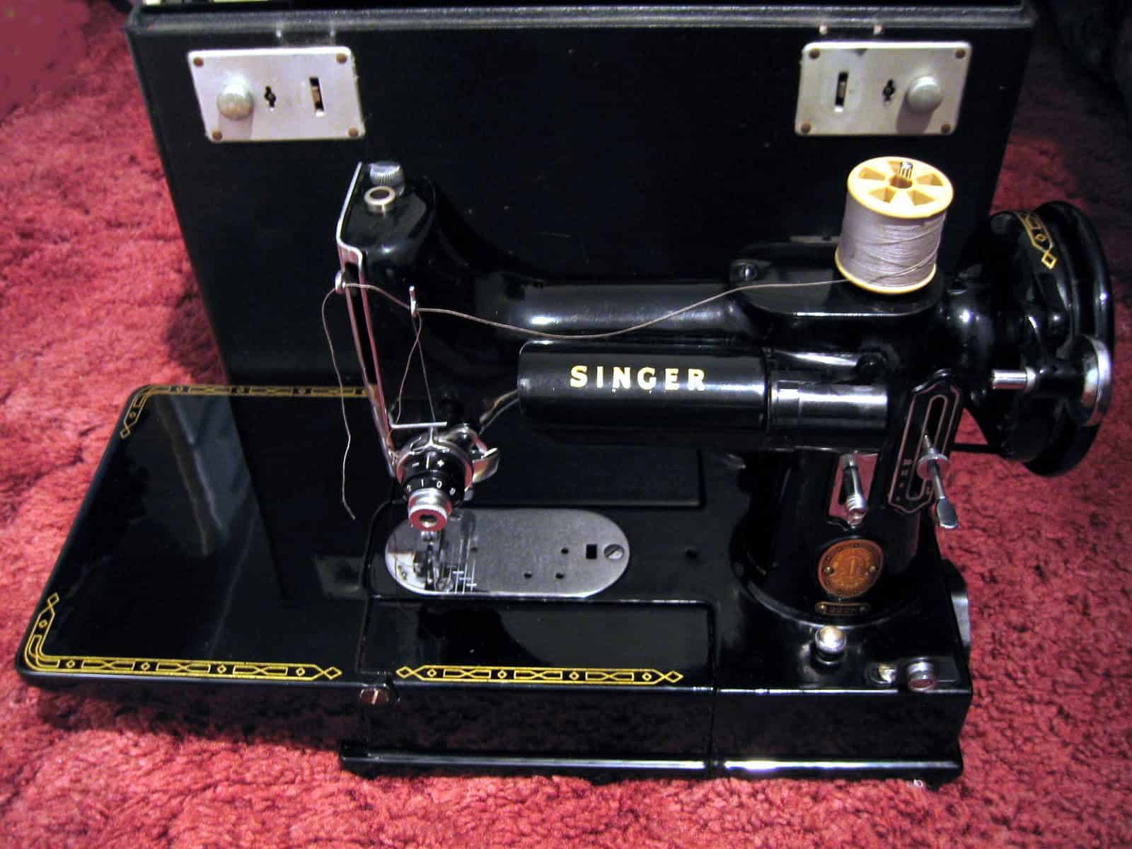 Singer Featherweight 222K