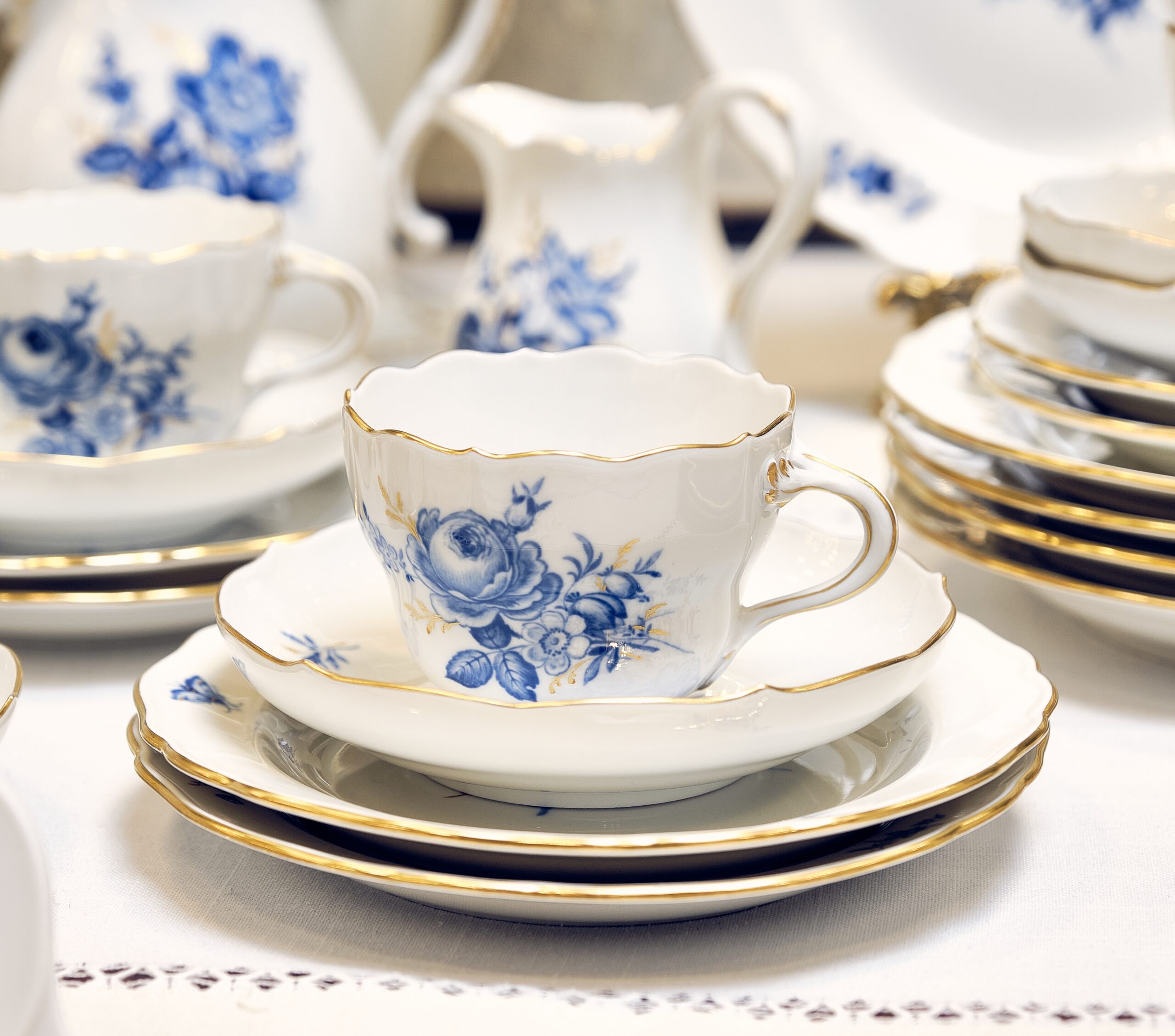 17 Coveted Fine China Brands for Elegant Dining Rarest