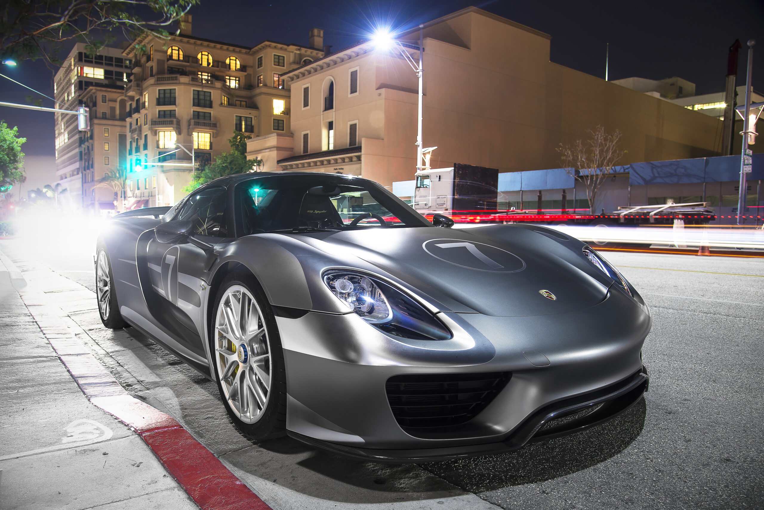 Porsche 918 Spyder Weissach Package