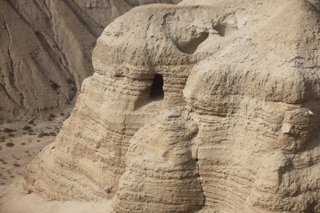 The New Dead Sea Scrolls Cave (Israel)