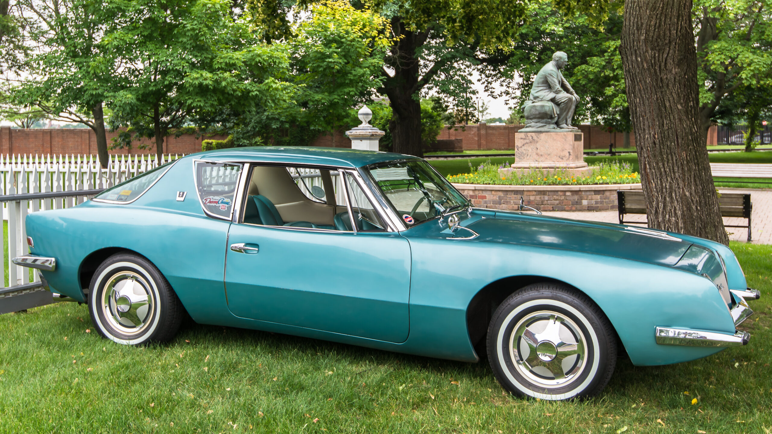 Studebaker Avanti