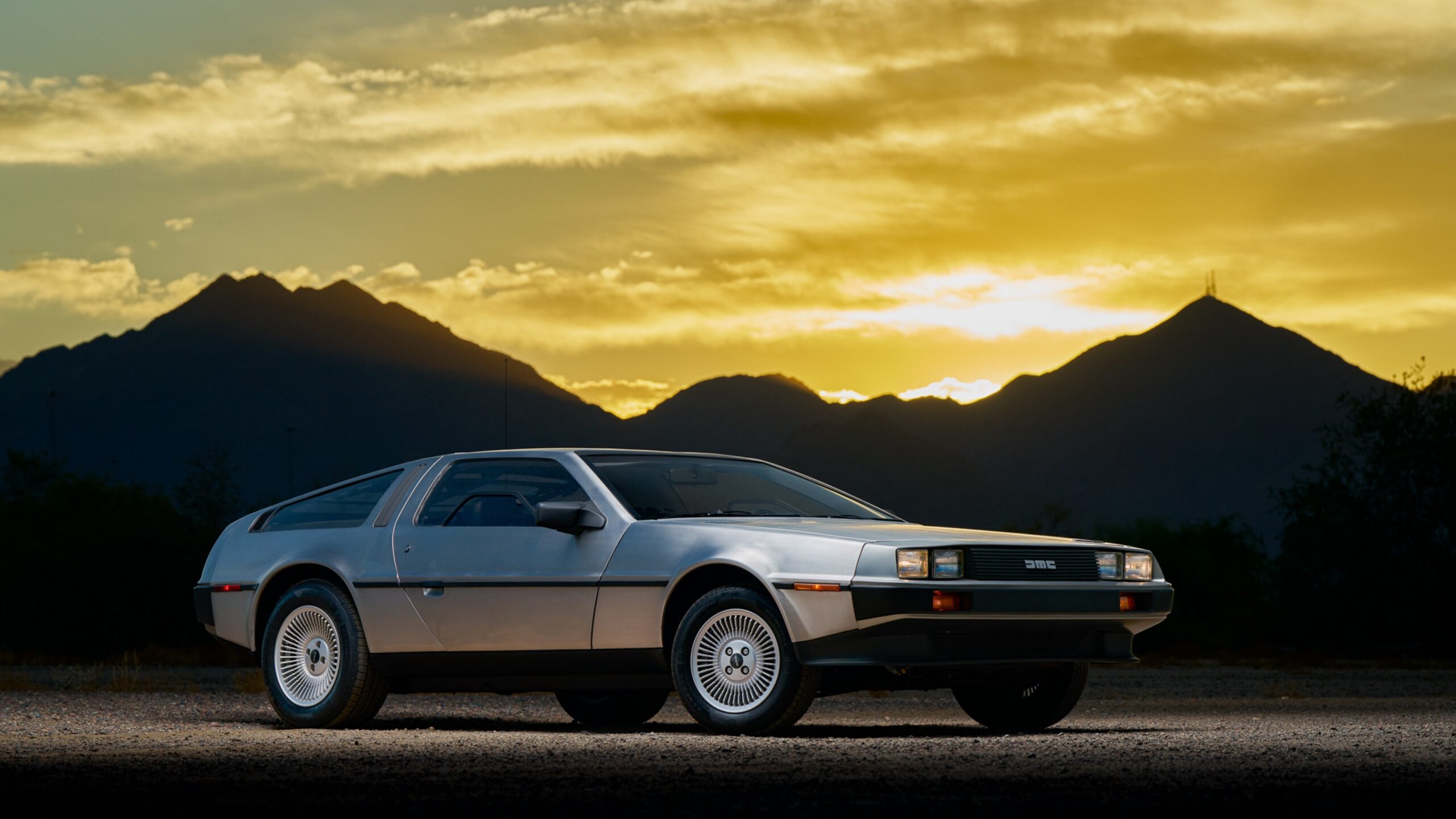 DeLorean DMC-12