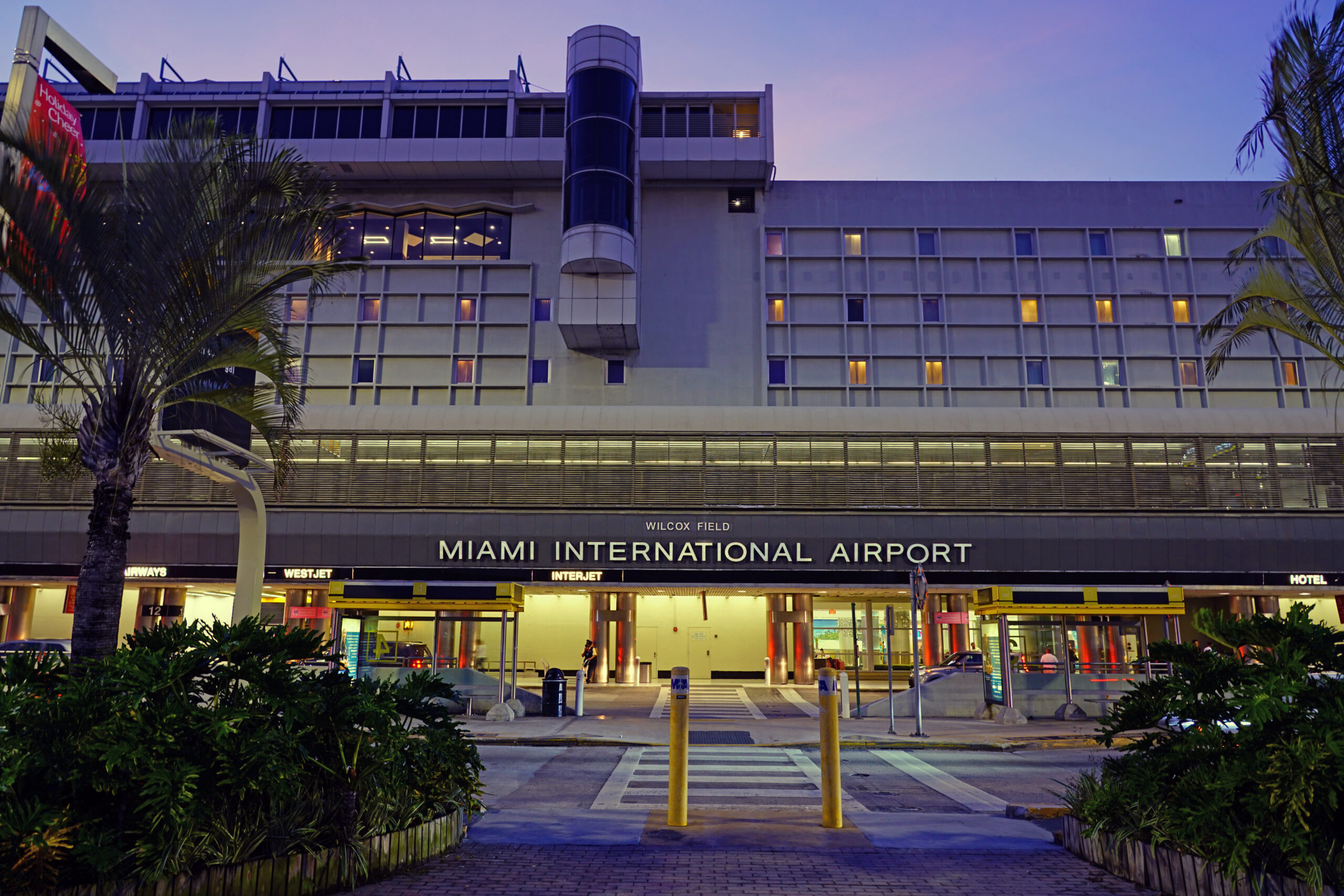 Miami International Airport (MIA)