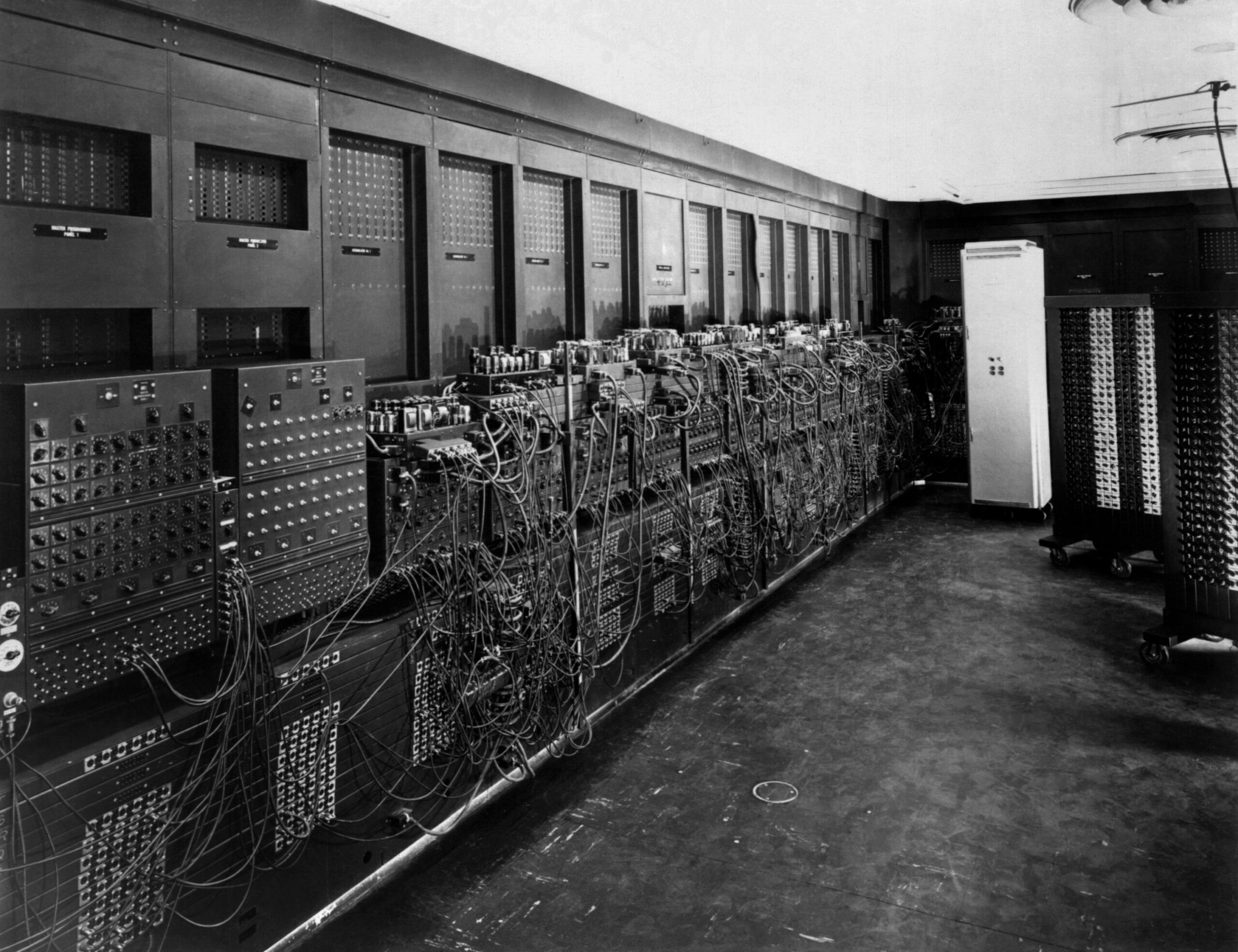 ENIAC (Electronic Numerical Integrator and Computer)