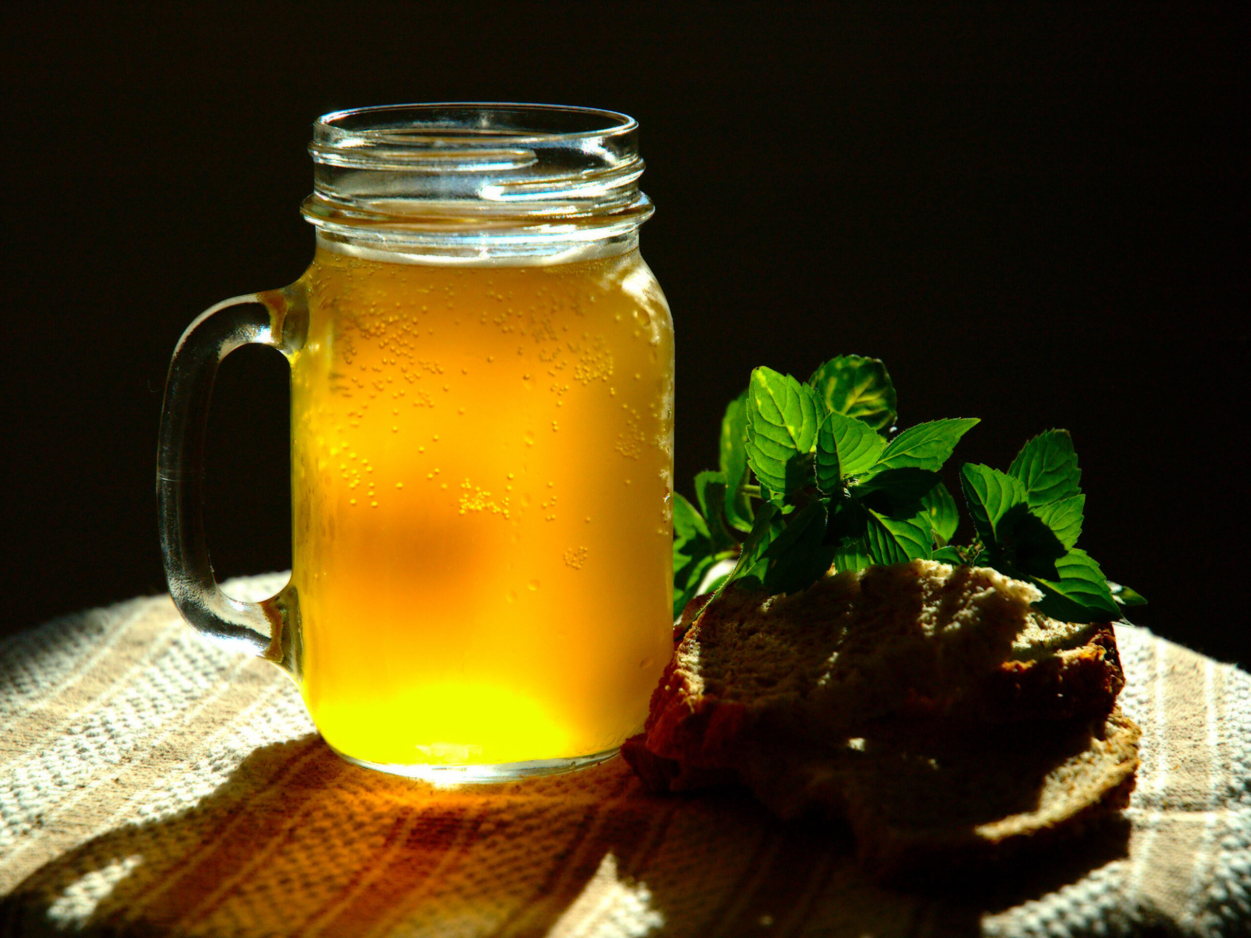 Kvass (Eastern European Fermented Bread Drink)