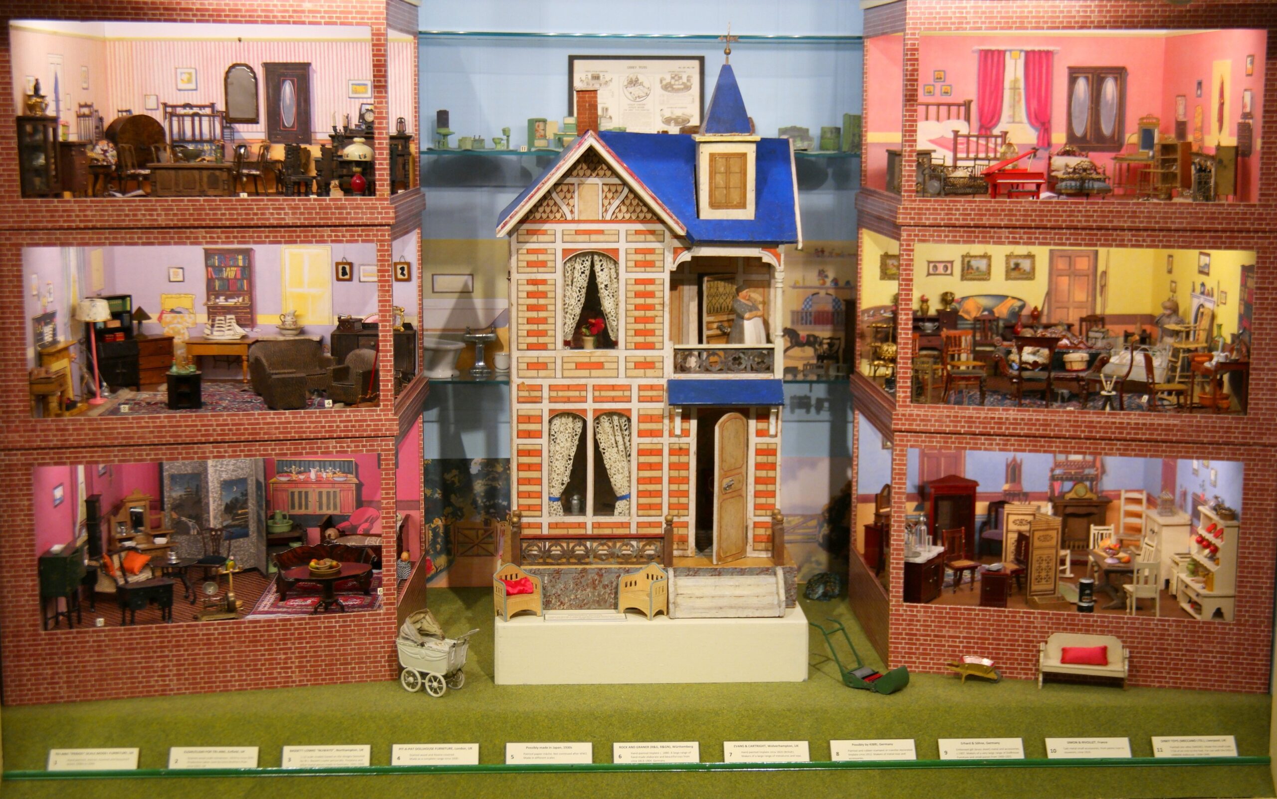 Moritz Gottschalk Dollhouses